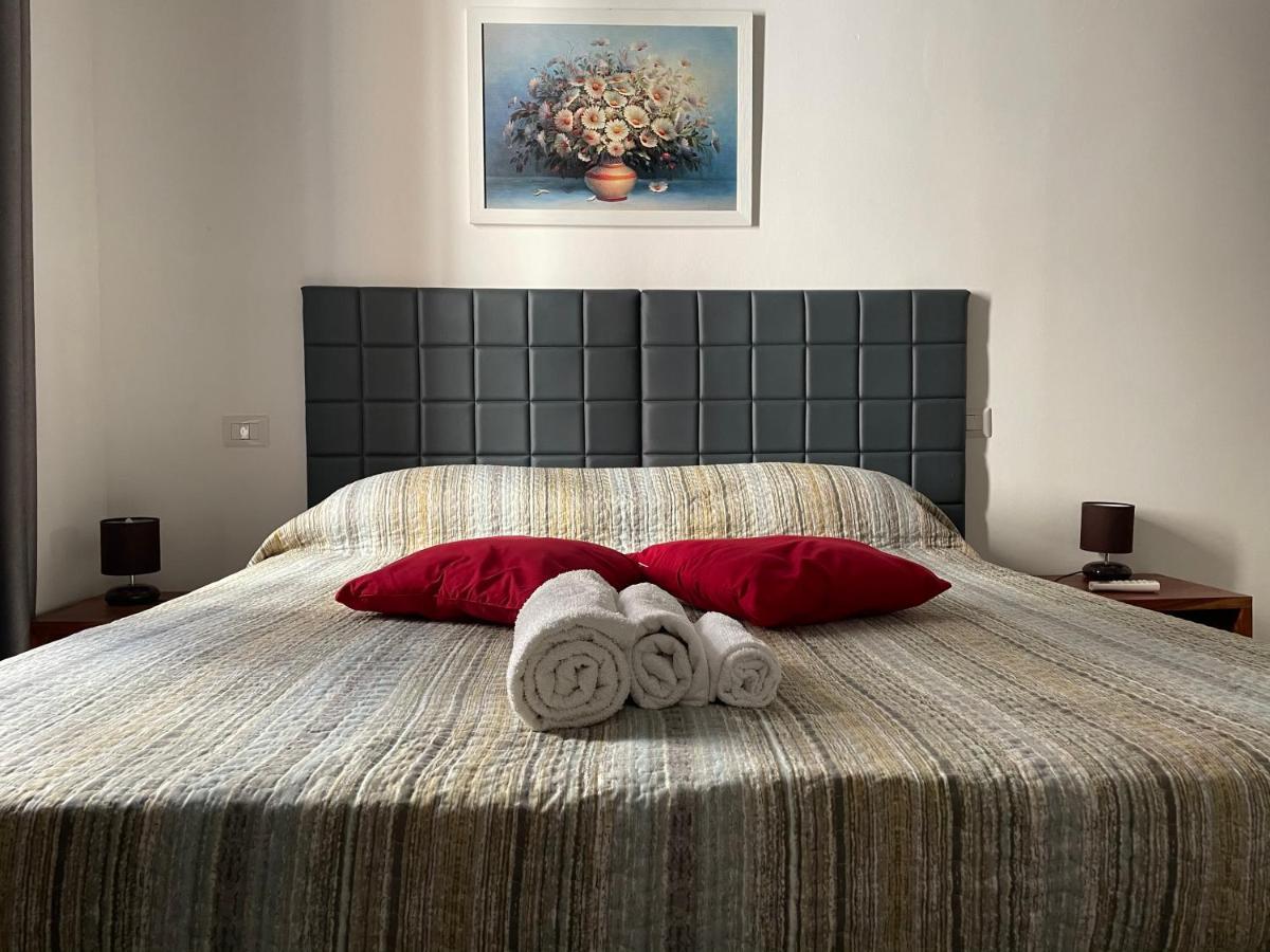 Saturno House Cagliari Center Hotel Buitenkant foto