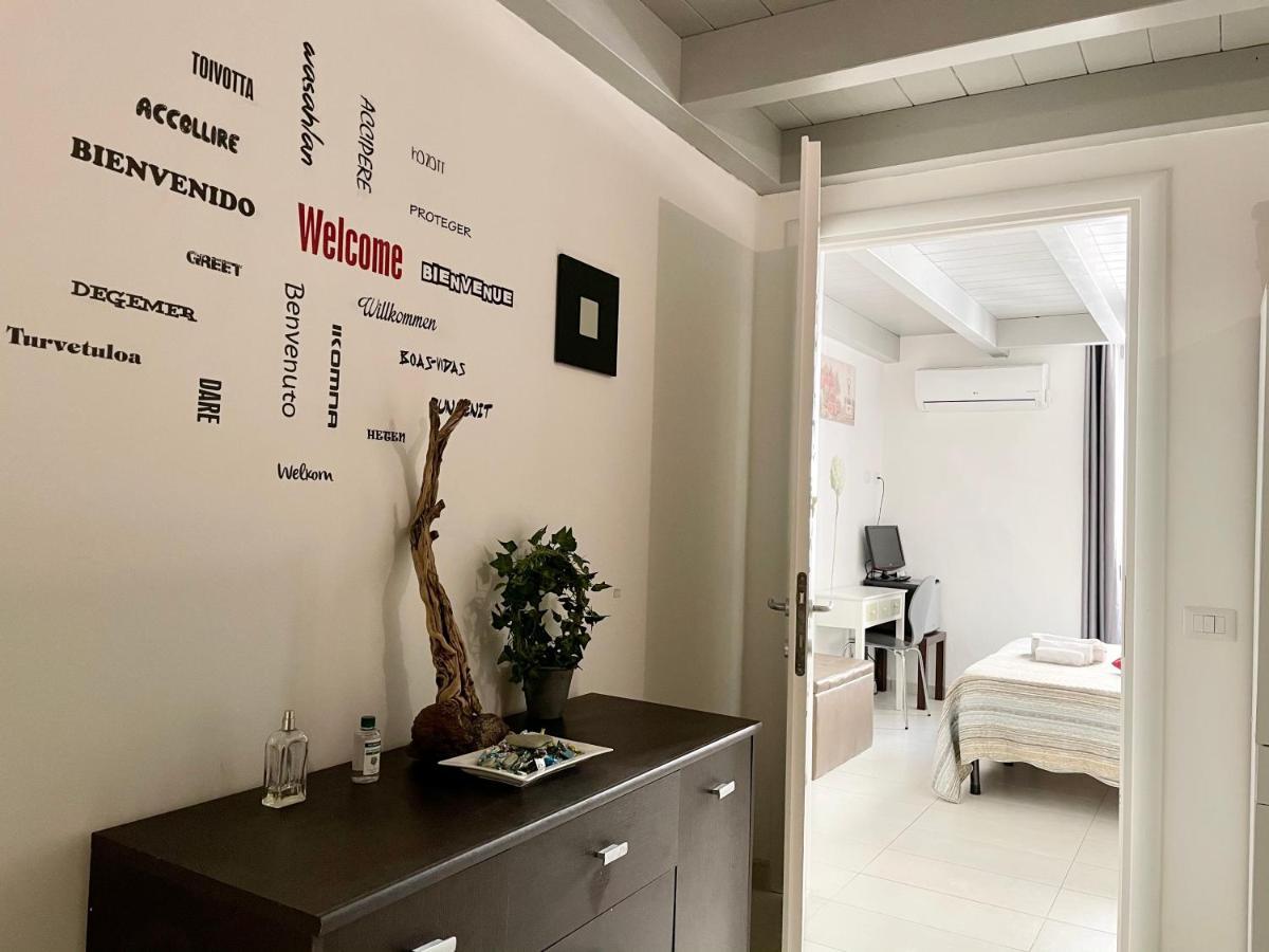 Saturno House Cagliari Center Hotel Buitenkant foto